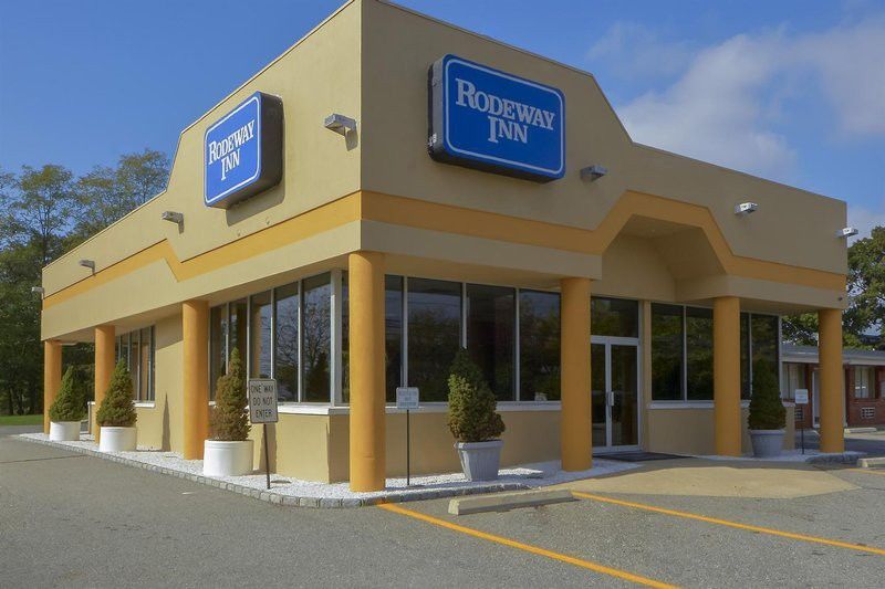 Rodeway Inn Macarthur Airport Ronkonkoma Extérieur photo